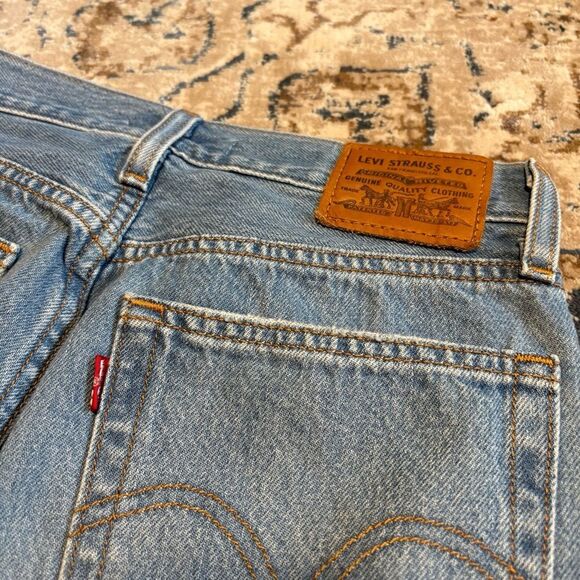 Levi's | Wedgie Straight Distressed Ankle Jeans Size 26 x 28 Style 34964-0066 - Picture 11 of 11